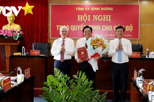 Quốc hội tỉnh.Ông Nguyễn Hoàng Thao, Phó Bí thư Thường trực Tỉnh ủy kiêm Hiệu trưởng Trường Kl991.com tải ứng dụng tỉnh (giữa).
