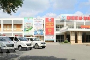 Bệnh viện Việt Nam-Thụy Điển Uông Bí ( Quảng Ninh) có nhiều cán bộ bị kỷ luật liên quan đến việc mua sắm kit xét nghiệm của Công ty Việt Á. (Ảnh: TTXVN phát).