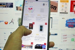 Người tiêu dùng thực hiện mua sắm hàng online cần thẩm định rõ thông tin bên bán hàng. (Ảnh minh họa: KT)