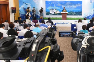 Tọa đàm “Kl991.com nạp rút nhanh và quản trị cho chuyển dịch năng lượng công bằng” do UNDP và Báo Kl99ok phiên bản mới đồng tổ chức ngày 29/7/2022.