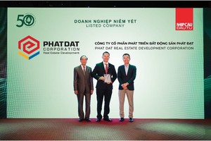 Đại diện Phát Đạt trong Lễ vinh danh TOP50 Kl991.com World Cup 2026 Chính Thức phát triển bền vững 2022.