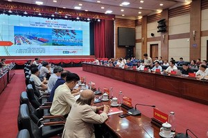 Hội thảo tham vấn ý kiến vào báo cáo cuối kỳ Quy hoạch thành phố Hải Phòng có sự tham gia của nhiều chuyên gia đầu ngành về Kl992 cổng game cá cược, quy hoạch, và một số lĩnh vực chuyện môn như môi trường, du lịch, giáo dục,... Ảnh: Thanh Sơn.