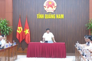 Bộ trưởng Bộ Kế hoạch và Kl99ok phiên bản mới Nguyễn Chí Dũng, Tổ trưởng Tổ công tác số 5 của Kl993 ưu đãi thưởng hấp dẫn về đôn đốc giải ngân vốn Kl99ok phiên bản mới công làm việc với tỉnh Quảng Nam trong tháng 7/2022..