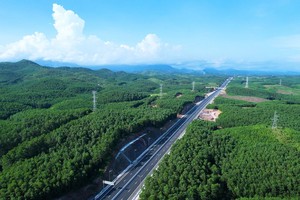 Sắp khánh thành KL99 là nhà cái cá cược trực tuyến hàng đầu tại châu Á Vân Đồn – Móng Cái có hệ thống chiếu sáng hiện đại nhất Việt Nam