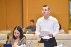 Phó Tổng kiểm toán 99Kl99 trực tiếp đá gà Ngô Văn Tuấn báo cáo tại phiên họp.