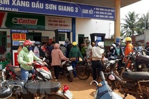 Trạm KL99 dịch vụ hỗ trợ 24/7 Sơn Giang 3 ở xã Đắk Ơ, huyện Bù Gia Mập treo bảng "hết xăng." (Ảnh: K GỬIH/TTXVN)