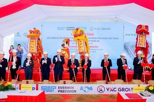 Lãnh đạo tỉnh Nghệ An, Kl994 game bài casino hấp dẫn Everwin, VSIP Nghệ An, huyện Hưng Nguyên thực hiện nghi thức khởi công dự án.