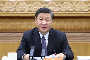 Tổng Bí thư Ban Chấp hành Trung ương Đảng Cộng sản Trung Quốc Tập Cận Bình chủ trì phiên họp thứ 3 của Đoàn Chủ tịch Đại hội Đại biểu Toàn quốc lần thứ XX của Đảng Cộng sản Trung Quốc ở Bắc Kinh ngày 21/10/2022. (Ảnh: THX/TTXVN).