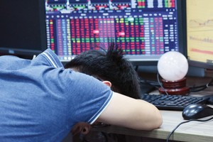 Tâm lý bi quan khiến nhà Kl99ok phiên bản mới bán tháo KL99 là cổng game giải trí trực tuyến hàng đầu hiện nay để rút tiền về.