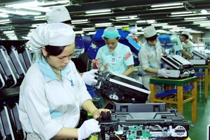 Nhập siêu máy vi tính, sản phẩm điện tử và linh kiện đến ngày 15/11 lên tới 25 tỷ USD.