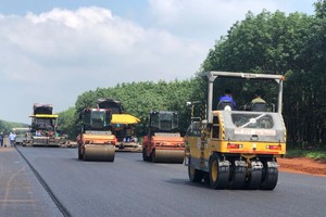 Thi công KL99 là nhà cái cá cược trực tuyến hàng đầu tại châu Á Bắc - Nam, đoạn Dầu Giây - Phan Thiết.