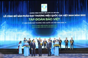 TGĐ Phạm Ngọc Sơn – Tổng Công ty Bảo Việt Nhân thọ đại diện Kl994 game bài casino hấp dẫn Bảo Việt nhận chứng nhận Thương hiệu Quốc gia năm 2022.