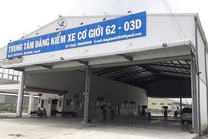 Trung tâm đăng kiểm xe cơ giới tư nhân 6203D đang bị đình chỉ 3 tháng do nhân viên trung tâm đã có hành vi vi phạm quy định, quy trình, tiêu chuẩn, quy chuẩn kỹ thuật và các hướng dẫn có liên quan đến công tác kiểm định an toàn kỹ thuật và bảo vệ môi trường xe cơ giới.