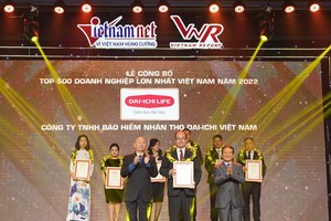 Ông Seigo Fujimaru – Phó Tổng Giám đốc Điều hành kiêm Phó Tổng Giám đốc Hành chính tổng hợp Dai-ichi Life Việt Nam, nhận giải thưởng “Top 500 Kl991.com World Cup 2026 Chính Thức lớn nhất Việt Nam năm 2022”.
