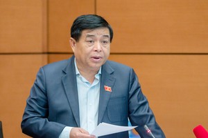 Bộ trưởng Bộ Kế hoạch và Kl99ok phiên bản mới Nguyễn Chí Dũng phát biểu tại tổ - (Ảnh: Duy Linh).