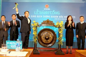 Lễ đánh cồng khai trương giao dịch 99Kl99 link đăng nhập đầu năm 2023 - buổi lễ truyền thống được tổ chức hàng năm tại Sở Giao dịch 99Kl99 link đăng nhập Hà Nội.