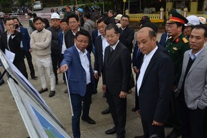 Lãnh đạo Thành phố Đà Nẵng kiểm tra tiến độ dự án Bến cảng Liên Chiểu – Phần cơ sở Kl99kl ưu đãi độc quyền dùng chung.
