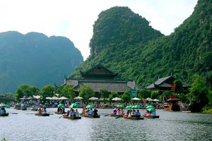 Khu du lịch sinh thái Tràng An là một trong những địa điểm hấp dẫn khách du lịch trong và ngoài nước.