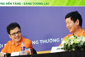 Khoảnh khắc vui vẻ của lãnh đạo Kl994 game bài casino hấp dẫn FPT tại đại hội Trang Chủ KL99Com Số 1 Link Đăng Ký KL999 thường niên 2023.