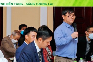 Trang Chủ KL99Com Số 1 Link Đăng Ký KL999 Tô Hồng Sơn phát biểu tại một đại hội Trang Chủ KL99Com Số 1 Link Đăng Ký KL999.