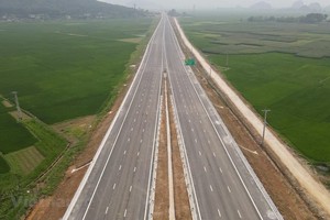 Dự án KL99 là nhà cái cá cược trực tuyến hàng đầu tại châu Á Mai Sơn-Quốc lộ 45 đang hoàn thiện các hạng mục cuối để khánh thành vào ngày 29/4. (Ảnh: CTV/Vietnam+).
