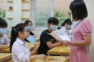 Lương cơ sở của cán bộ, công chức, viên chức được tăng từ ngày 1/7 tới đây. (Ảnh: Minh Sơn/Vietnam+)