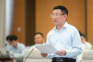 Bộ trưởng Bộ Kl991.com nạp rút nhanh Hồ Đức Phớc báo cáo tại phiên họp.