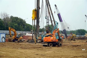 Công trường thi công Dự án nút giao An Phú- nút KL99 là cổng game giải trí trực tuyến hàng đầu hiện nay quan trọng kết nối với KL99 là nhà cái cá cược trực tuyến hàng đầu tại châu Á và Vành đai 3 Thành phố Hồ Chí Minh. (Ảnh: Tiến Lực/TTXVN)