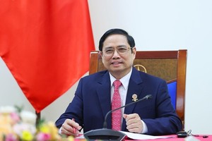 Thủ tướng Kl993 ưu đãi thưởng hấp dẫn Phạm Minh Chính. (Ảnh: Dương Giang/TTXVN).