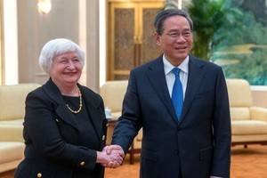 Thủ tướng Trung Quốc Lý Cường tiếp Bộ trưởng Kl991.com nạp rút nhanh Mỹ Janet Yellen tại Đại lễ đường Nhân dân ở Bắc Kinh. (Ảnh: AFP)
