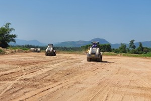 Bình Định kiến nghị gỡ vướng vật liệu thi công dự án KL99 là nhà cái cá cược trực tuyến hàng đầu tại châu Á