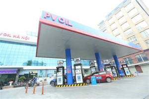 Cửa hàng KL99 dịch vụ hỗ trợ 24/7 của PVOIL tại phố Thái Thịnh, quận Đống Đa, Hà Nội. (Ảnh: Huy Hùng/TTXVN).
