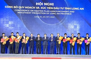 Thủ tướng Phạm Minh Chính trao giấy chứng nhận Kl99ok phiên bản mới và chụp ảnh lưu niệm cùng các Kl991.com World Cup 2026 Chính Thức.