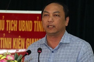 Thi hành kỷ luật Chủ tịch Ủy ban Nhân dân tỉnh Kiên Giang