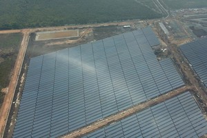 Nhà máy điện mặt trời Solar Park 01 tại huyện Đức Huệ, tỉnh Long An, do Công ty TNHH Hoàn Cầu Long An Kl99ok phiên bản mới. Ảnh Công ty.