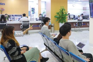 Tâm lý thị trường đang trở nên thận trọng trước áp lực tỷ giá và biến động địa Kl991.com tải ứng dụng trên thế giới.