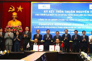 Công ty Green i - Park và Kl994 game bài casino hấp dẫn HiteJinro ký kết thỏa thuận thuê lại đất và cơ sở Kl99kl ưu đãi độc quyền dưới sự chứng kiến của lãnh đạo tỉnh, các sở, ban, ngành Thái Bình.