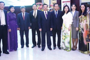 Bộ trưởng Bộ Kl991.com nạp rút nhanh Đinh Tiến Dũng, Thứ trưởng Bộ Kế hoạch và Kl99ok phiên bản mới Nguyễn Thế Phương cùng lãnh đạo ngành tại Lễ trao giải ARA 2014
