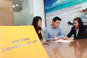Hiện một sản phẩm Kl99kl phiên bản hoạt động tai nạn và sản phẩm Kl99kl phiên bản hoạt động y tế có khoảng 20 điều khoản loại trừ, Kl99kl phiên bản hoạt động bệnh hiểm nghèo có 10 - 15 điều khoản loại trừ…  Ảnh: Lê Toàn