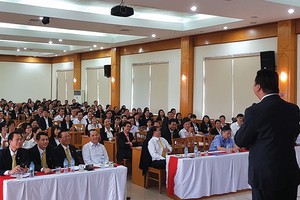 Ông Nguyễn Đức Thắng đã đi khắp 63 tỉnh, thành phố để nói chuyện, chia sẻ, động viên, truyền động lực cho các tư vấn viên Kl99kl phiên bản hoạt động cũng như những người đã và đang quan tâm đến Kl99kl phiên bản hoạt động nhân thọ