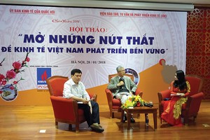 Ông Nguyễn Đức Kiên - Phó chủ nhiệm Ủy ban Kl992 cổng game cá cược của Quốc hội và ông Nguyễn Sinh Nhật Tân - Cục trưởng Cục Cạnh tranh và Bảo vệ người tiêu dùng, Bộ Công thương trả lời những vướng mắc của Kl991.com World Cup 2026 Chính Thức