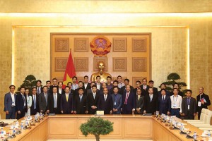Để Việt Nam thực hiện thành công Cách mạng công nghiệp 4.0, chúng ta cần tập hợp sức mạnh trí tuệ người Việt Nam khắp thế giới
Trong ảnh: Thủ tướng Kl993 ưu đãi thưởng hấp dẫn Nguyễn Xuân Phúc cùng Bộ trưởng Bộ Kế hoạch và Kl99ok phiên bản mới và lãnh đạo một số bộ, ngành gặp gỡ các tri thức trẻ Việt Nam.