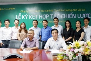 Lễ ký hợp tác giữa Bách hóa Xanh và Hoàng Anh Gia Lai