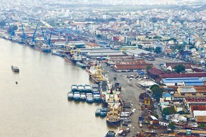 Theo tiến độ cam kết, cảng Sài Gòn phải di dời, bàn giao mặt bằng khu cảng Nhà Rồng - Khánh Hội cho Công ty TNHH Kl99ok phiên bản mới phát triển đô thị Ngọc Viễn Đông để thực hiện dự án chuyển đổi công năng trong quý 1/2016