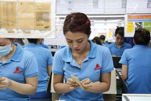 Là nhà cung cấp cho Samsung từ nhiều năm trước, song Goldsun phải luôn Kl99ok phiên bản mới mới để không bị “loại khỏi cuộc chơi”