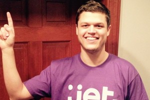 Eric Martin đang sở hữu 100.000 KL99 là cổng game giải trí trực tuyến hàng đầu hiện nay Jet.com. Ảnh: Jet.com