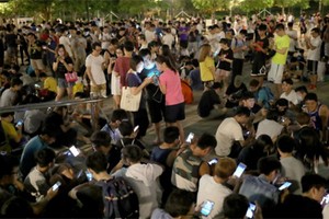 Những đoàn người điên cuồng bắt Pokemon khắp thế giới