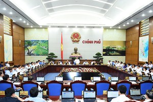 Phiên họp Kl993 ưu đãi thưởng hấp dẫn thường kỳ tháng 8/2016. Ảnh: VGP/Quang Hiếu