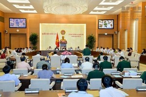 Uỷ ban Thường vụ Quốc hội xem xét, phê chuẩn việc bổ nhiệm nhân sự