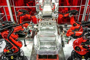 Một góc nhà máy Tesla tạiFremont, California.Ảnh: Los Angles Times